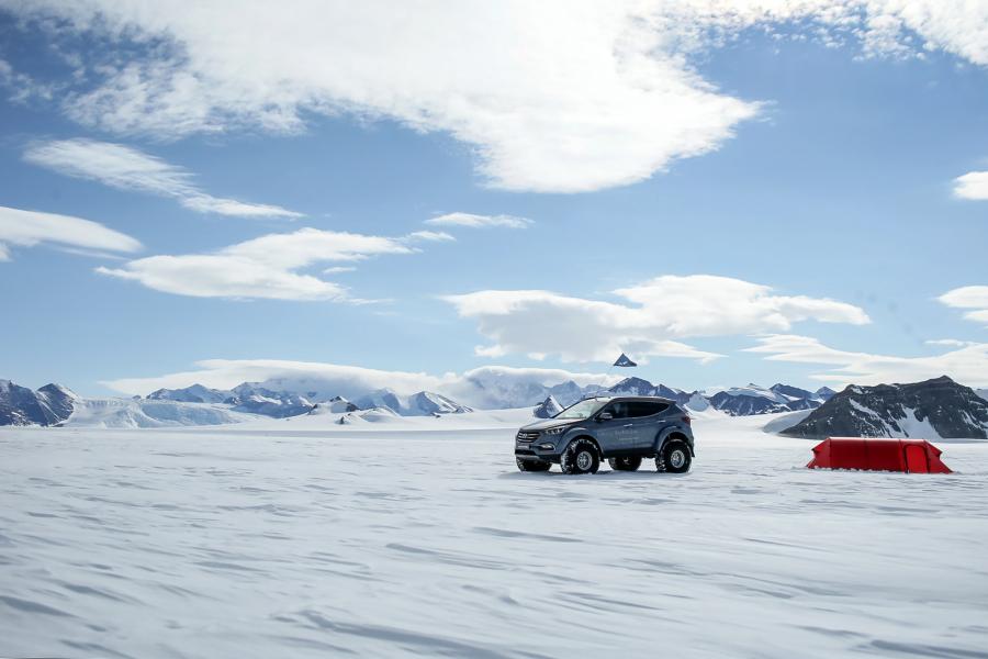  Hyundai Santa Fe by Arctic Trucks 2017 года  (фото 11 из 27)
